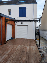 Conception et installation de pergola en acier  